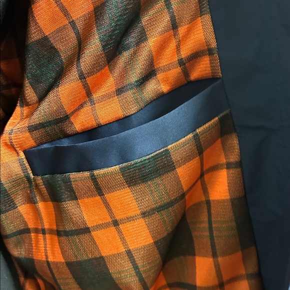 Leduntino Find Your Own Way Windbreaker Hooded Waterproof Jacket Blue
Large, EUC - Picture 13 of 14